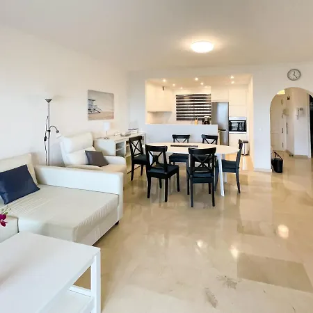 Appartement 61-beach Front With Stunning Views In