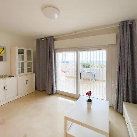 61-beach Front With Stunning Views In Apartament