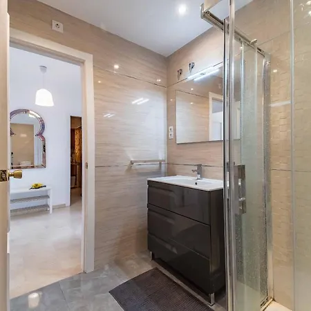 アパート 61-beach Front With Stunning Views In フエンヒロラ