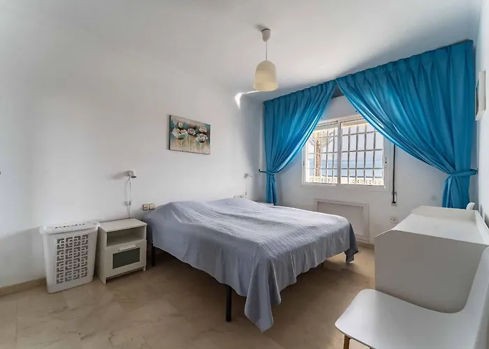 61-beach Front With Stunning Views In דירה *