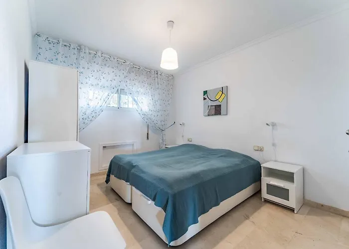 61-beach Front With Stunning Views In דירה פואנגירולה